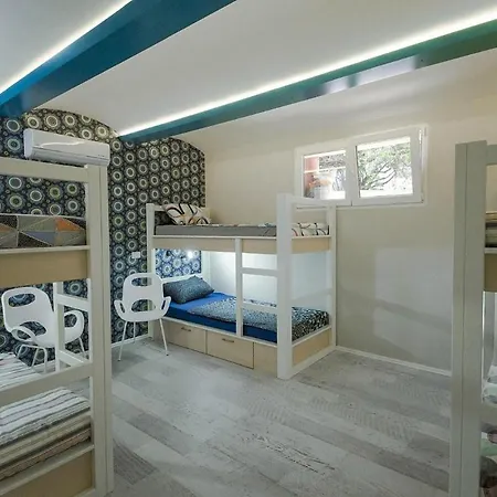 Bongo Auberge de jeunesse *