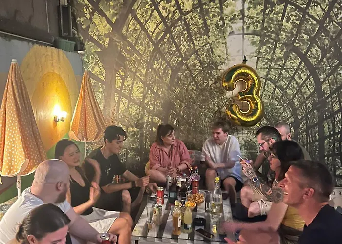 بيت شباب Bongo